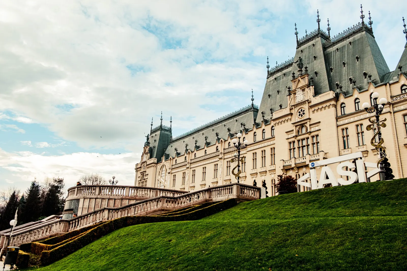 Ce faci în Iași în ultimul weekend de vară. Concerte, filme în aer liber, festivaluri și petreceri