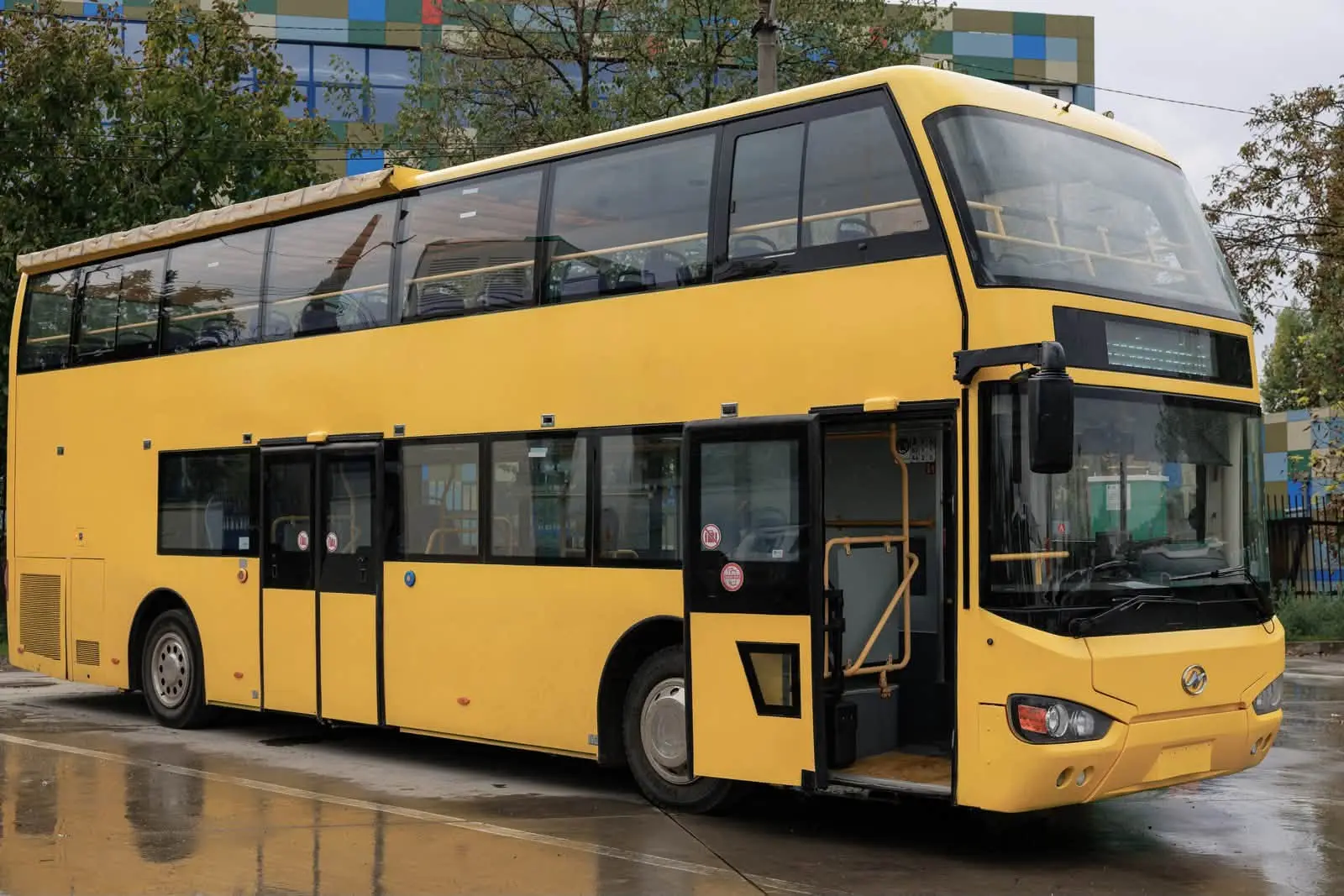 Premieră la Iași! Primul autobuz turistic supraetajat va plimba vizitatorii pe la cele mai importante obiective ale orașului