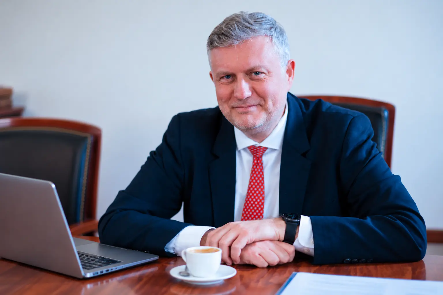 Premieră la UAIC! Studenții din anul I sunt invitați la o cafea cu rectorul Liviu-George Maha
