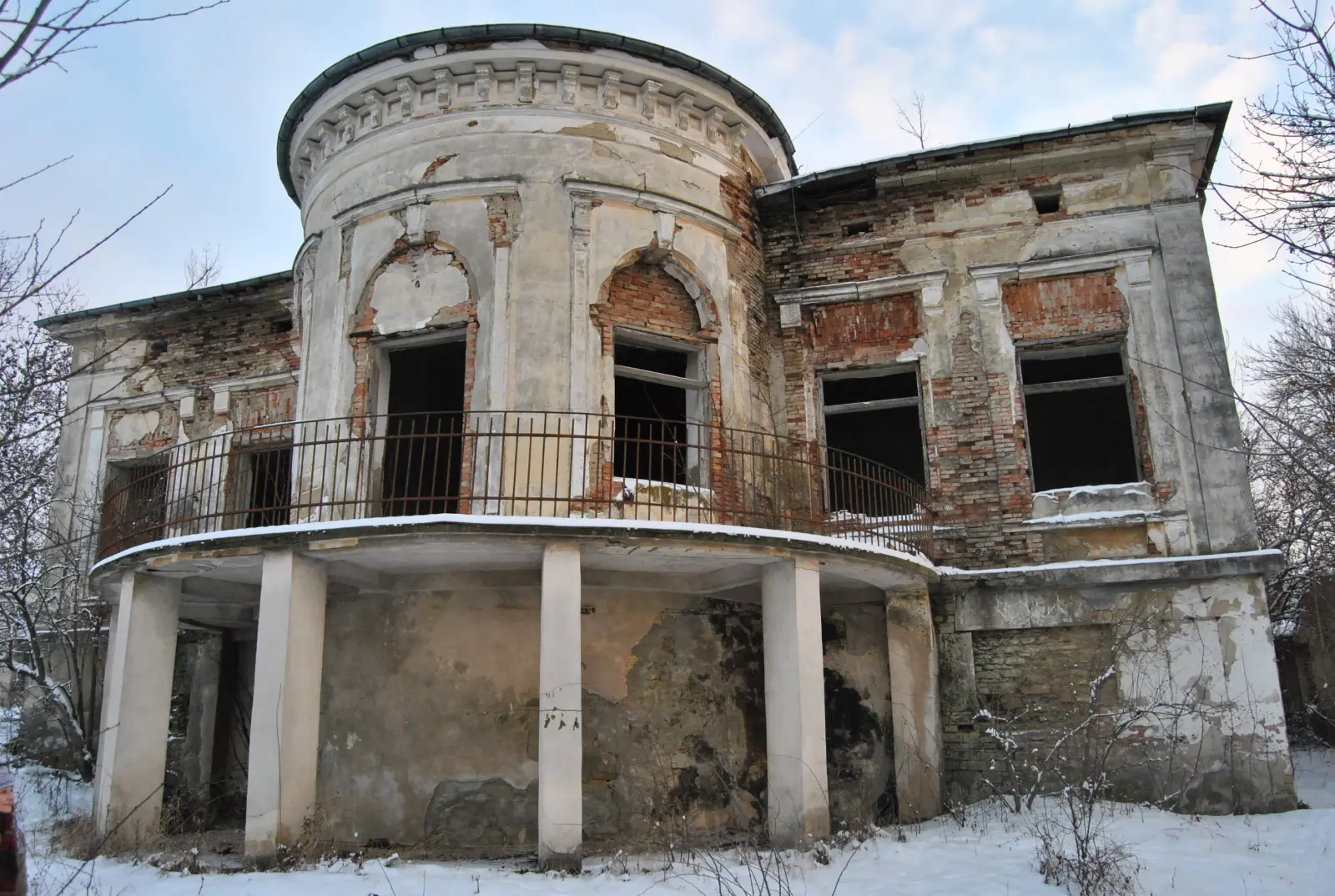 Locurile „bântuite” din Iași. Povești cu fantome, călăi și apariții care circulă de generații