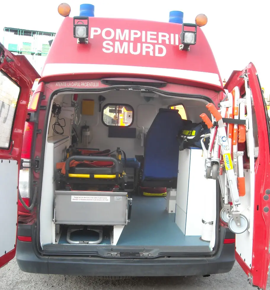 Femeie de 85 de ani, în stare gravă la spital după un accident în Canta. Ar fi traversat pe roșu
